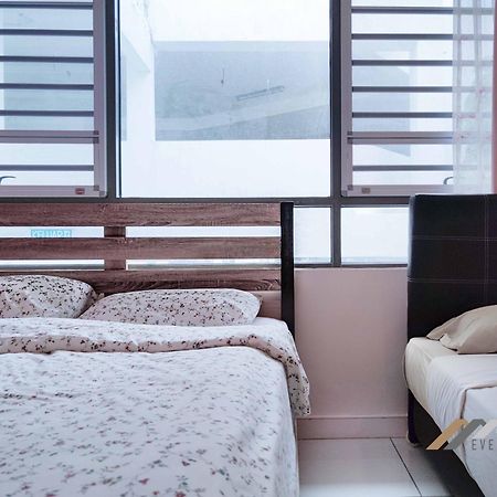 Marina Times Square Homestay By Evernent Miri Ngoại thất bức ảnh
