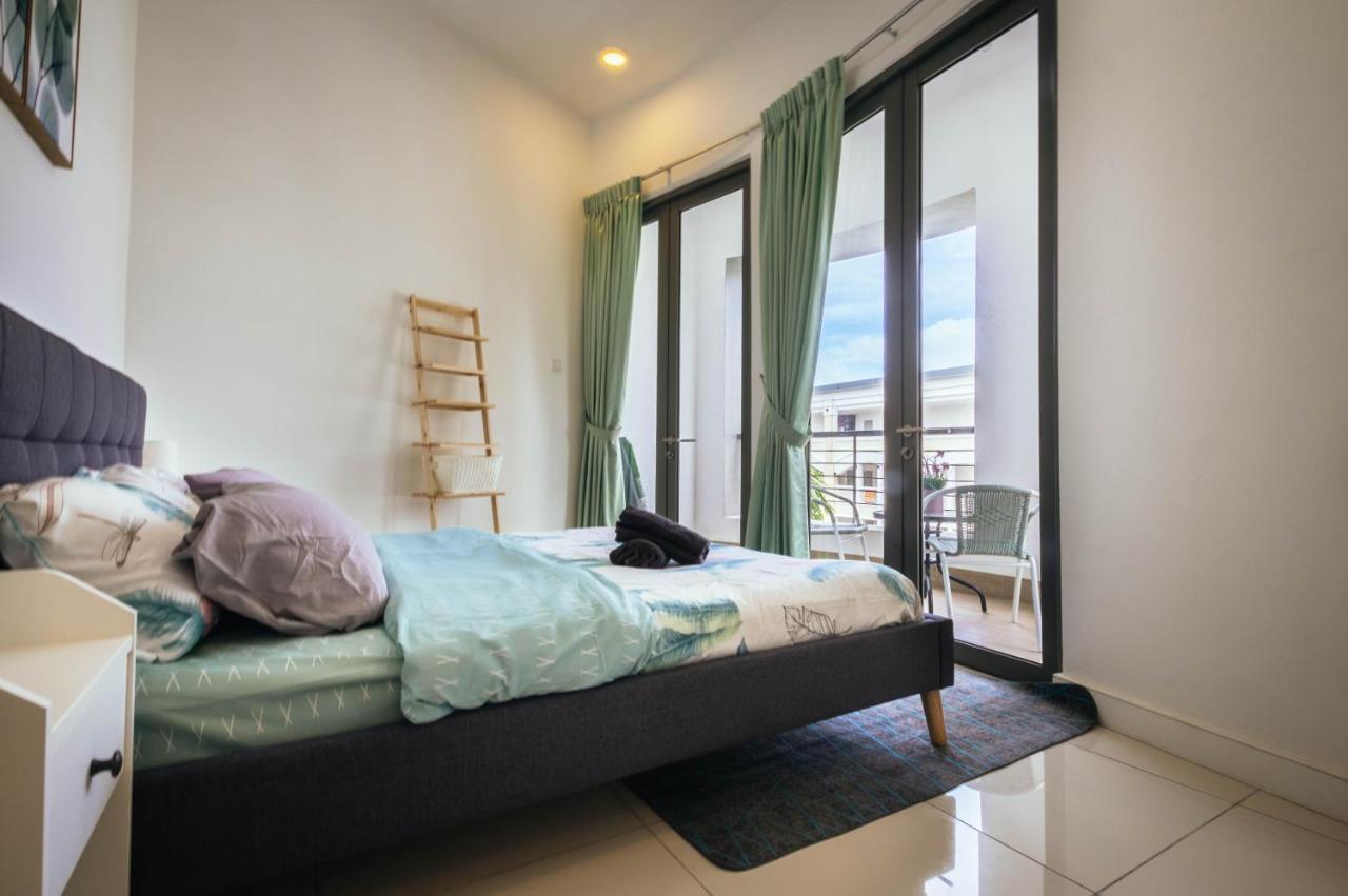 Marina Times Square Homestay By Evernent Miri Ngoại thất bức ảnh